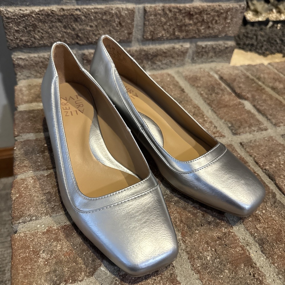 Naturalizer Huntley Pump‎ Square Toe Block Heel  Silver Shoes Size 6.5M #193